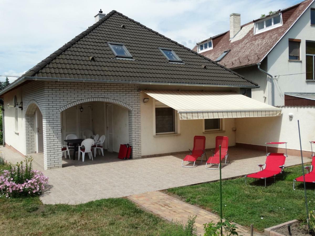 Appartement House Magnolia à Velence Extérieur photo